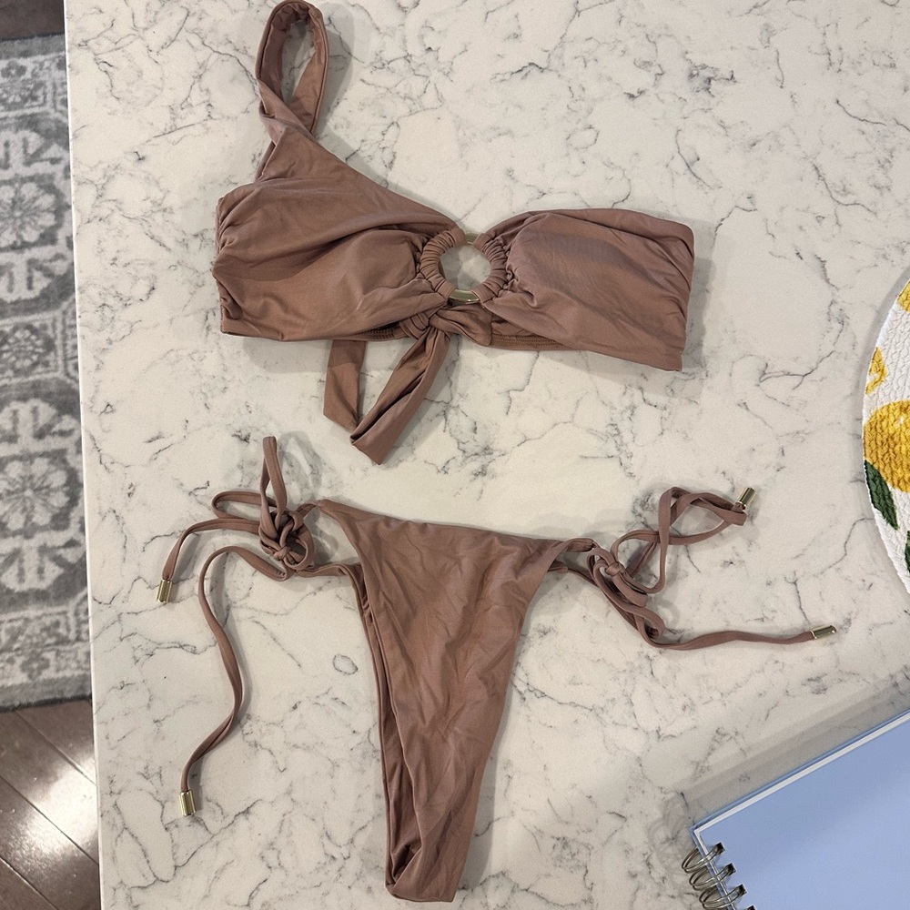 Monday swimwear bikini